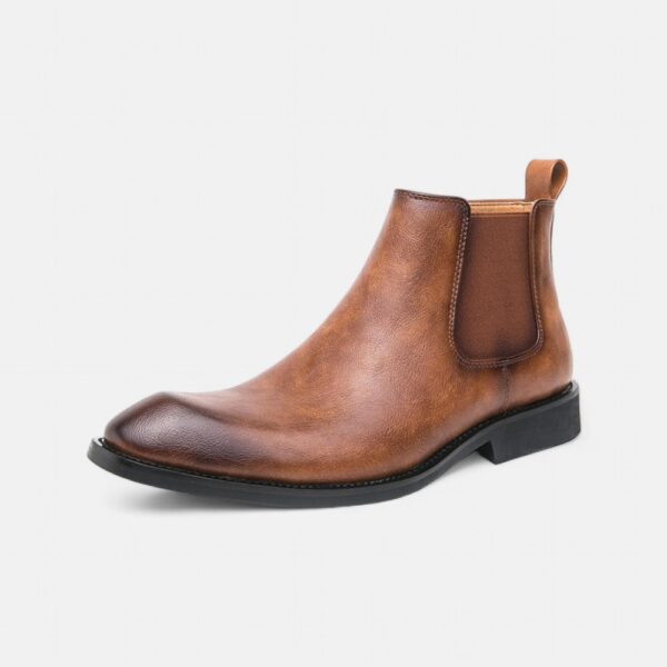 Chukka boots camel